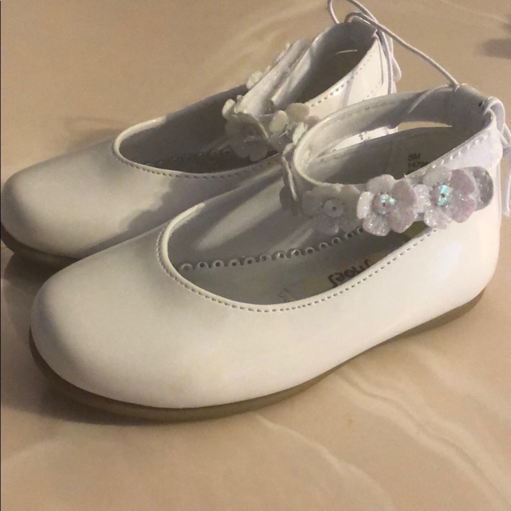 White floral flats